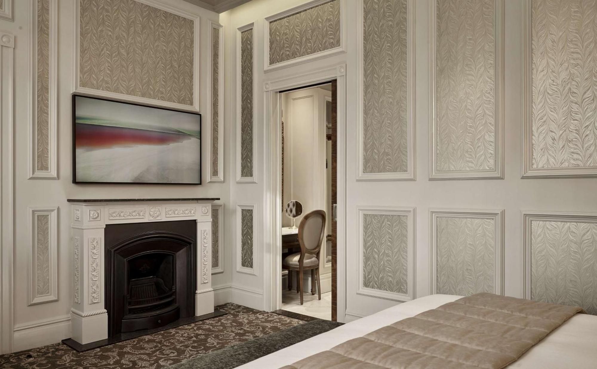 100 Queen'S Gate Hotel London, Curio Collection By Hilton Exteriér fotografie A room at the hotel