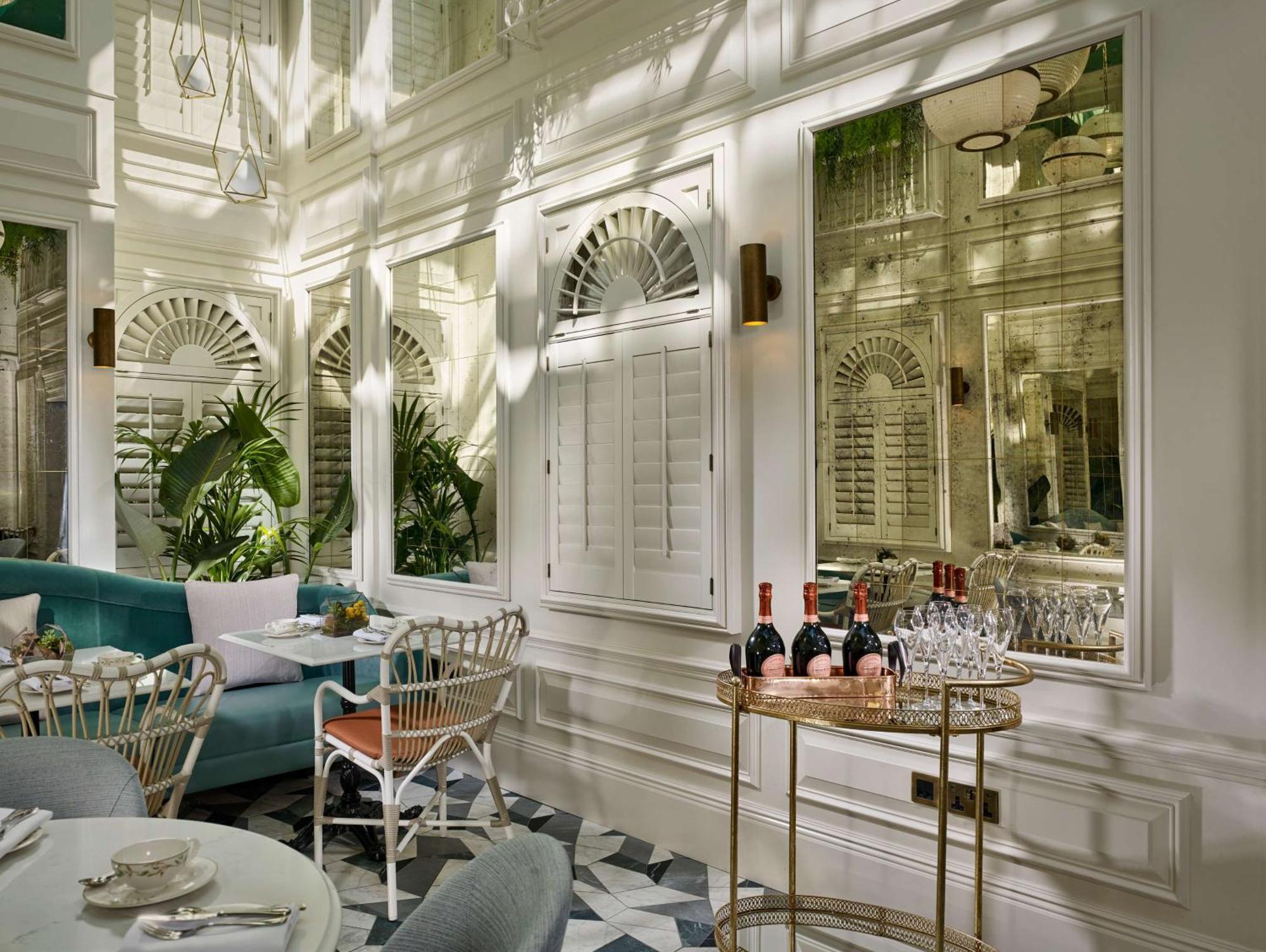 100 Queen'S Gate Hotel London, Curio Collection By Hilton Zařízení fotografie The interior of the restaurant